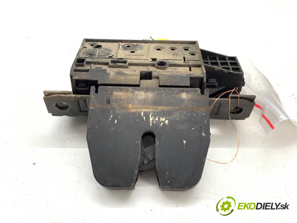 OPEL VECTRA C Kombi 2004 88 kW 1.9 CDTI (F35) 1910 zámok dverí zad 495072894