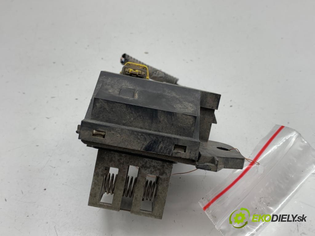 RENAULT CLIO IV liftback 2015 66 kW 1.5 dCi 90 1461 modul ventilátoru 255509263R