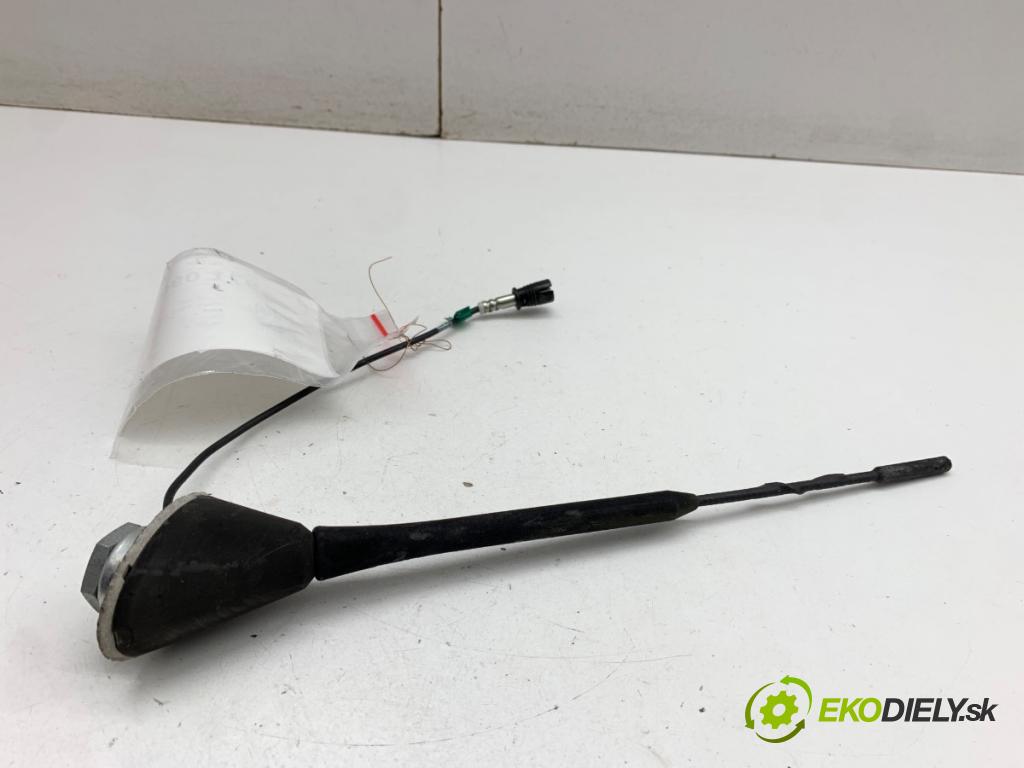 VW POLO IV 9N liftback 2003 40 kW 1.2 1198 ANTENA