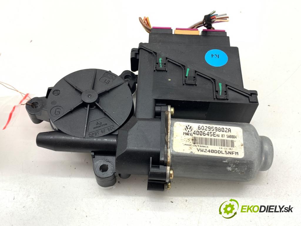VW POLO IV 9N liftback 2003 40 kW 1.2 1198 motor sťahovaní okna levý přední část 602959802A