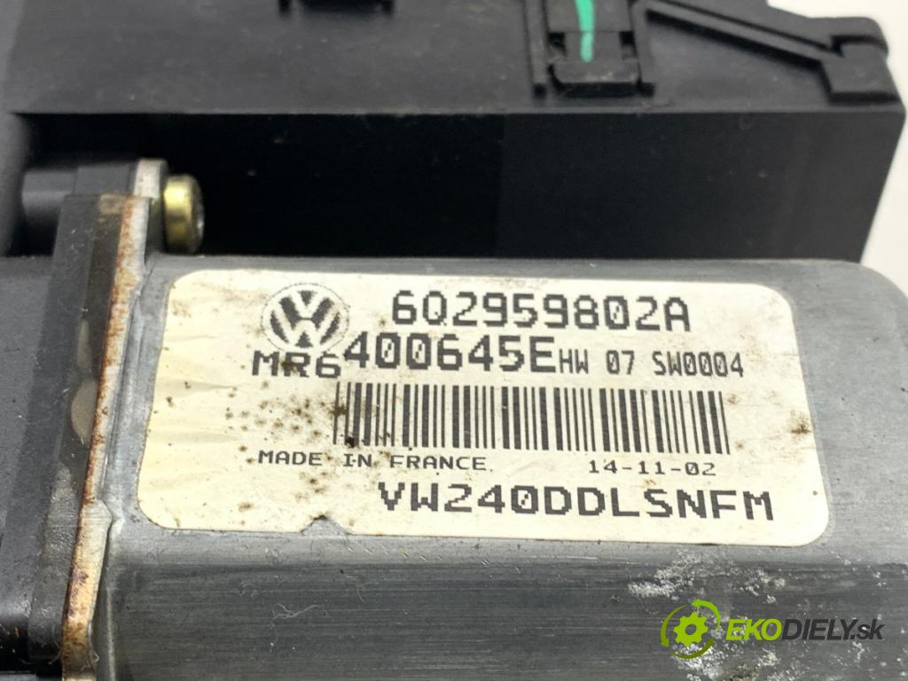 VW POLO IV 9N liftback 2003 40 kW 1.2 1198 motor sťahovaní okna levý přední část 602959802A