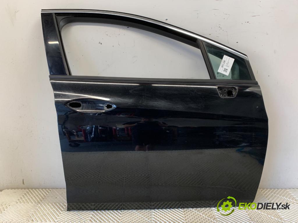 OPEL ASTRA K Kombi 2017 110 kW 1.4 Turbo (35) 1399 dveře pravý přední část 