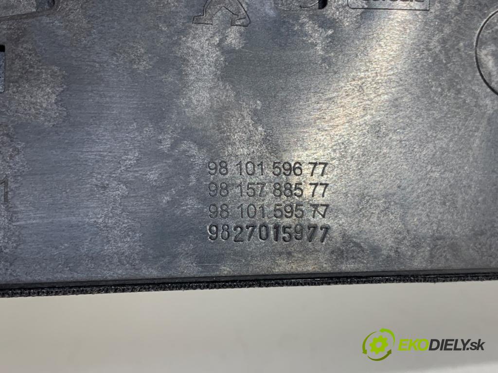 PEUGEOT 3008 SUV 2020 96 kW 1.2 THP/ PureTech 130 1199 lišta kryt 9827015977 (Lišta)