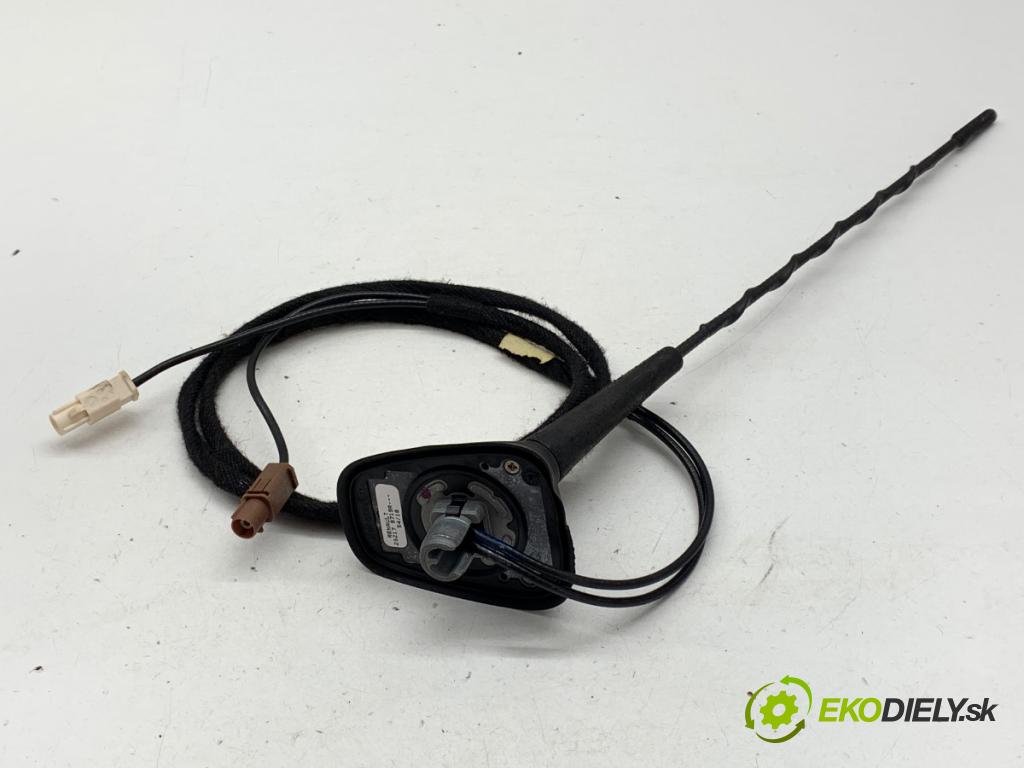 RENAULT CLIO IV liftback 2018 54 kW 1.2 16V 1149 ANTENA 282179719R
