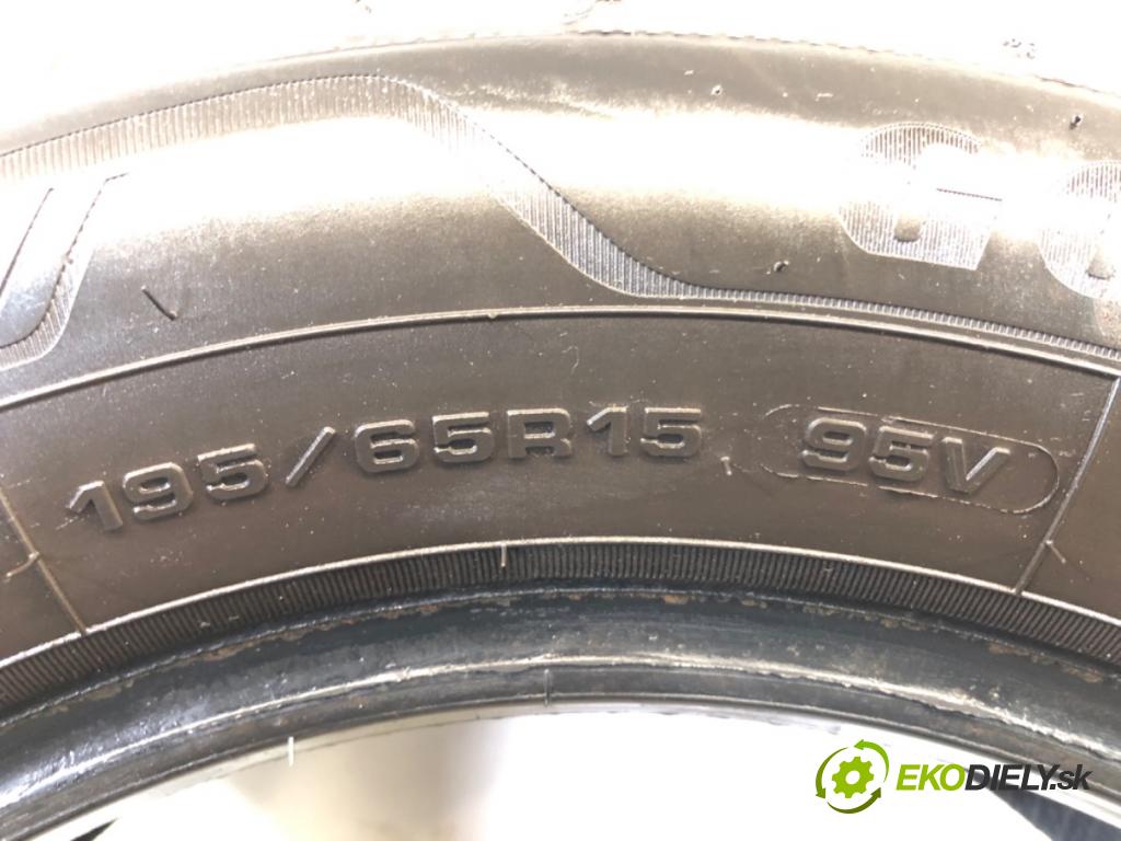 --- --- PNEUMATIKY: PARA: VÍCENÁ SEZÓNA: 195/65 R15 GOOD YEAR