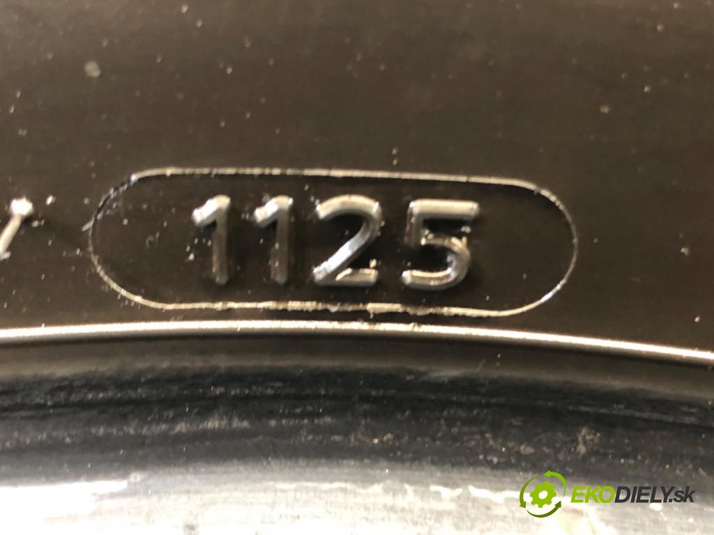 --- --- PNEUMATIKY: VÍCENÁ SEZÓNA: 215/60 R17 LAUFENN