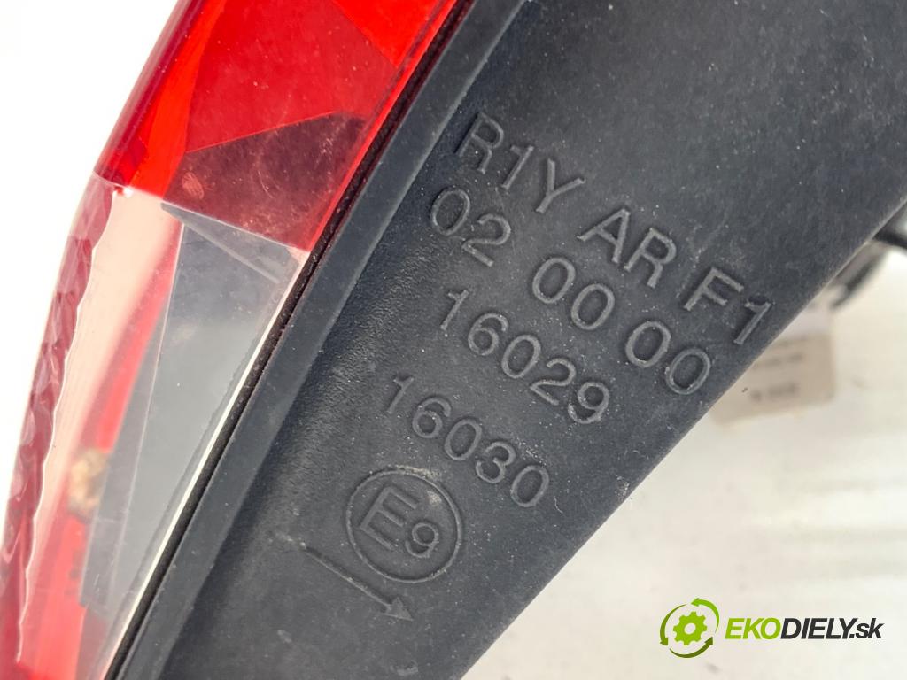 OPEL ASTRA K Kombi 2017 110 kW 1.4 Turbo (35) 1399 Svetlo pravy zad vnútorná 39077383