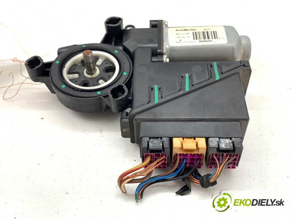 VW POLO IV 9N liftback 2003 55 kW 1.4 TDI 1422 motor sťahovaní okna levý přední část 