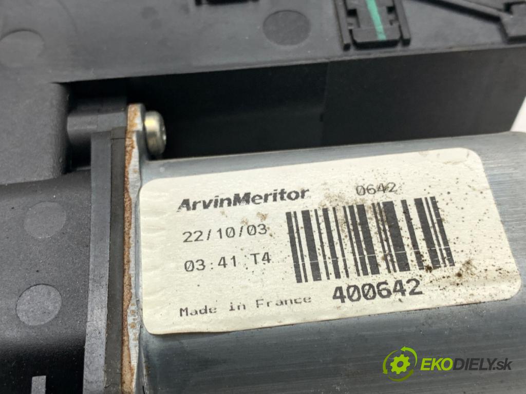 VW POLO IV 9N liftback 2003 55 kW 1.4 TDI 1422 motor sťahovaní okna pravý přední část 6Q2959801A
