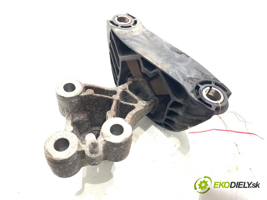 RENAULT CLIO IV liftback 2018 54 kW 1.2 16V 1149 AirBag motora pravý 112843505R