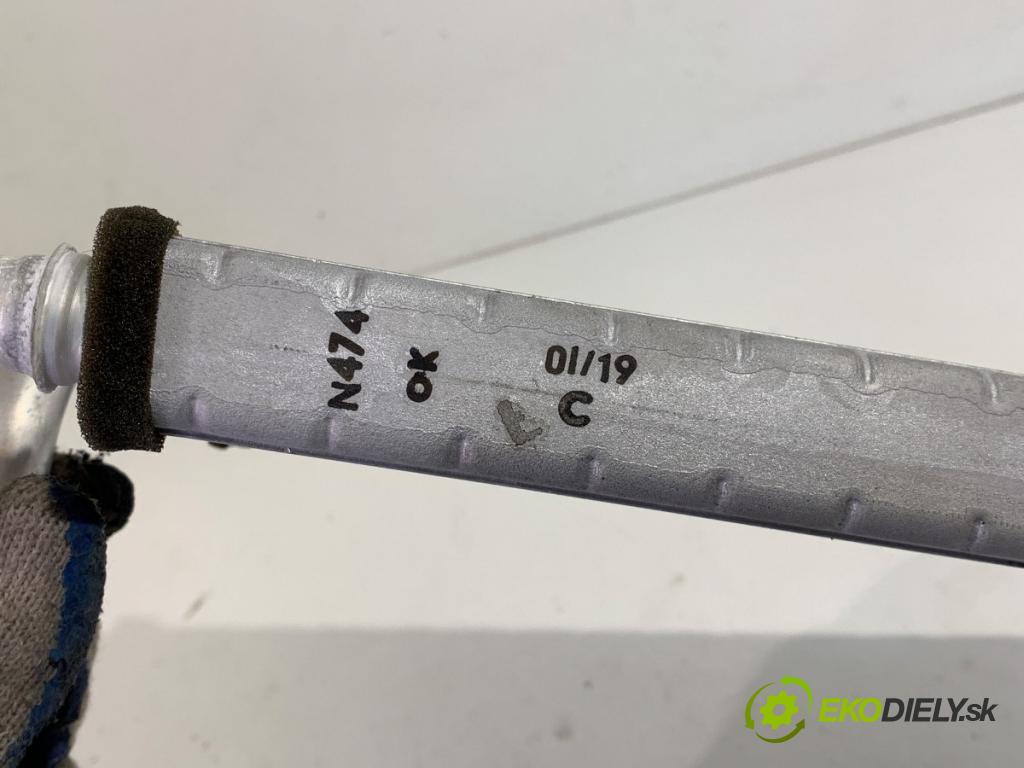 FORD FOCUS IV liftback 2019 92 kW 1.0 EcoBoost 999 topné těleso radiátor topení  (Radiátor topení)