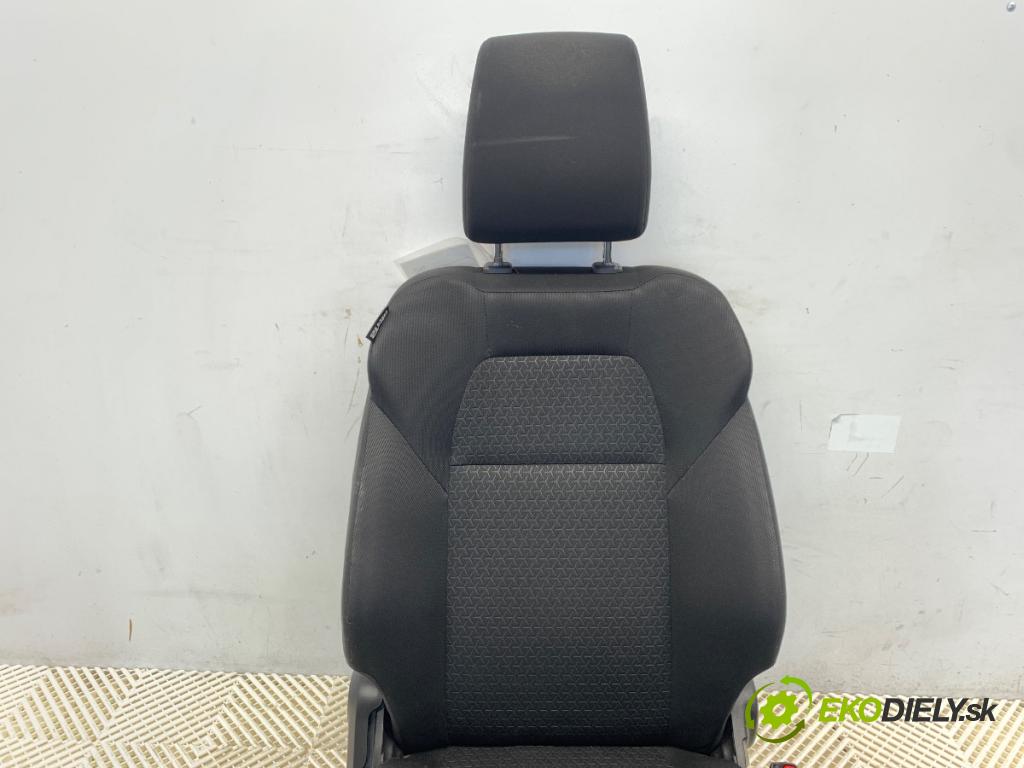 SUZUKI SWIFT V liftback 2019 66 kW 1.2 (A2L412) 1242 sedadlo pravý přední část