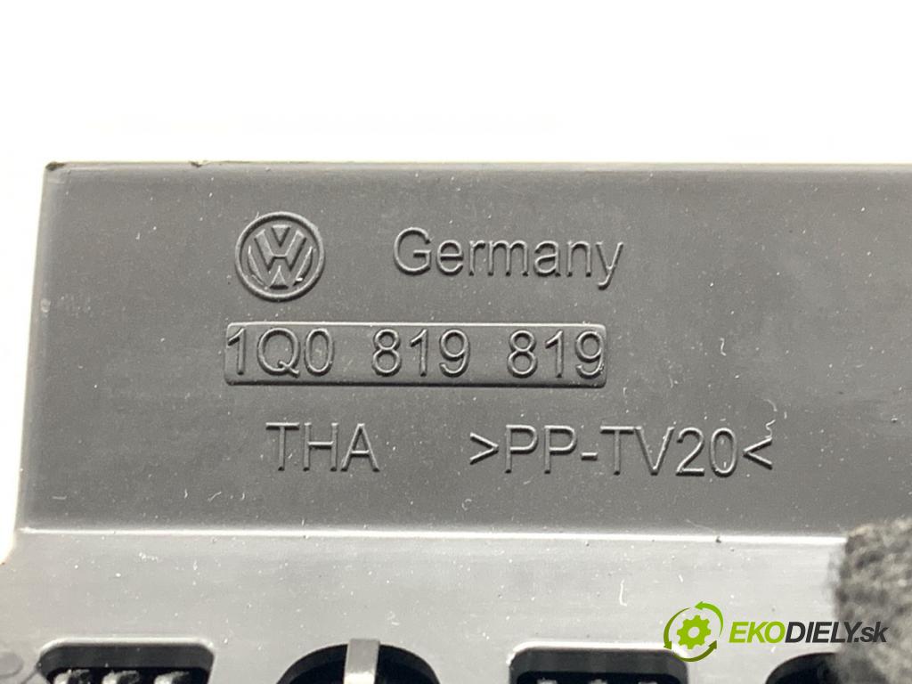 VW EOS kabriolet 2008 103 kW 2.0 TDI 1968 Mriežky kúrenia predný 1Q0819819
