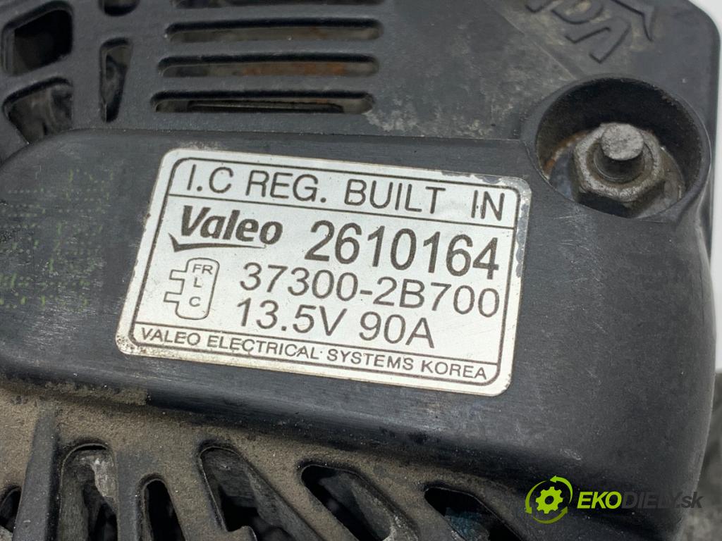 HYUNDAI i30 liftback 2012 73 kW 1.4 1396 Alternátor 37300-2B700 (Alternátor)