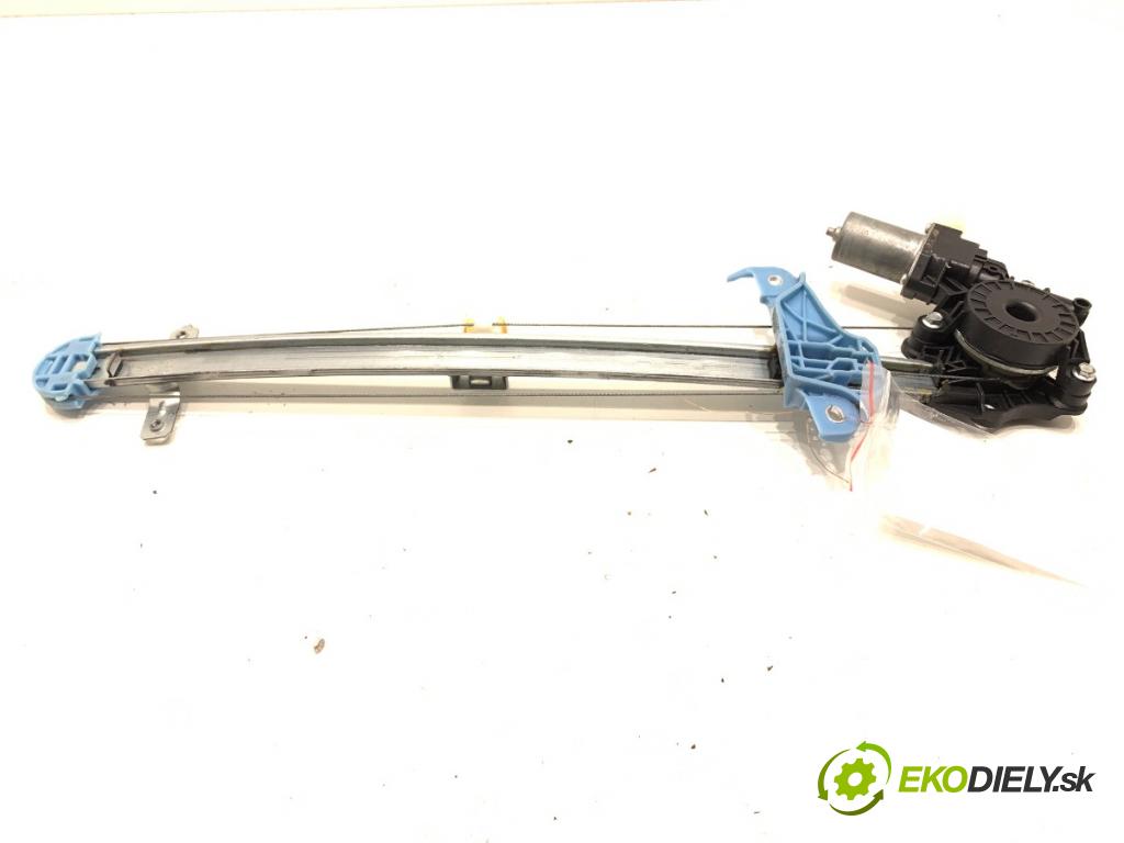 SUZUKI SWIFT V liftback 2019 66 kW 1.2 (A2L412) 1242 mechanismus okna levý přední část 83430-52R10