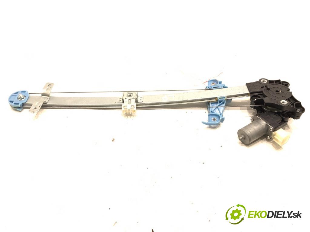 SUZUKI SWIFT V liftback 2019 66 kW 1.2 (A2L412) 1242 mechanismus okna levý přední část 83430-52R10