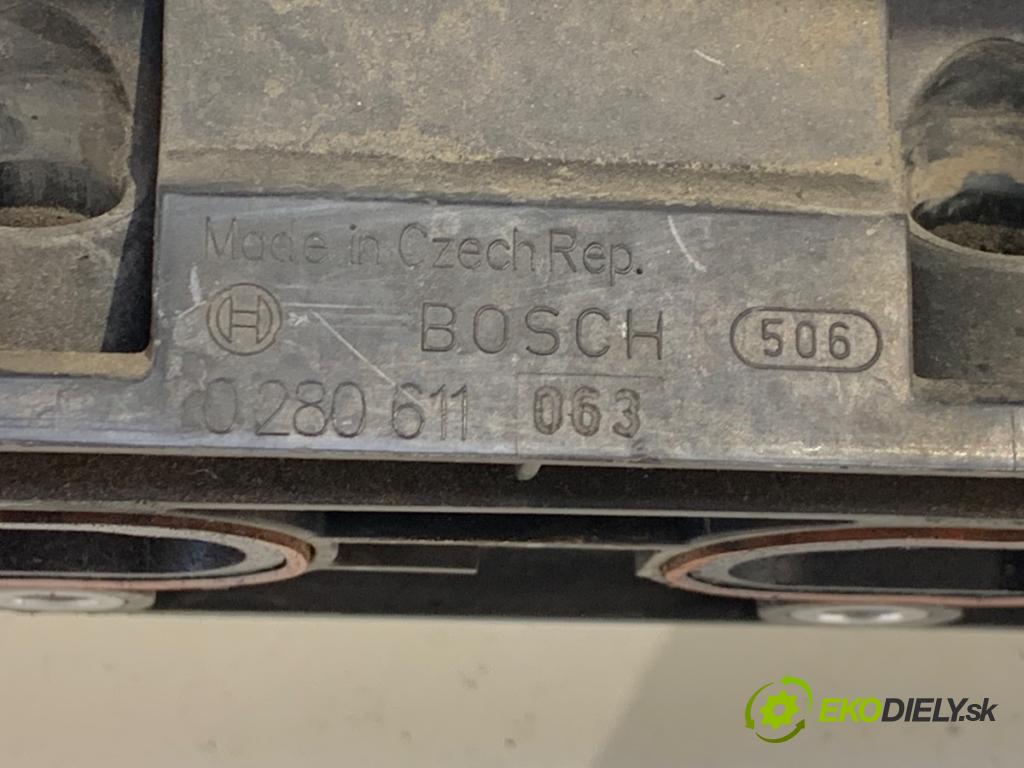 FIAT BRAVO II liftback 2007 66 kW 1.4 (198AXA1B) 1368 Potrubie sacie, sanie 0280611063 (Sacie potrubie)