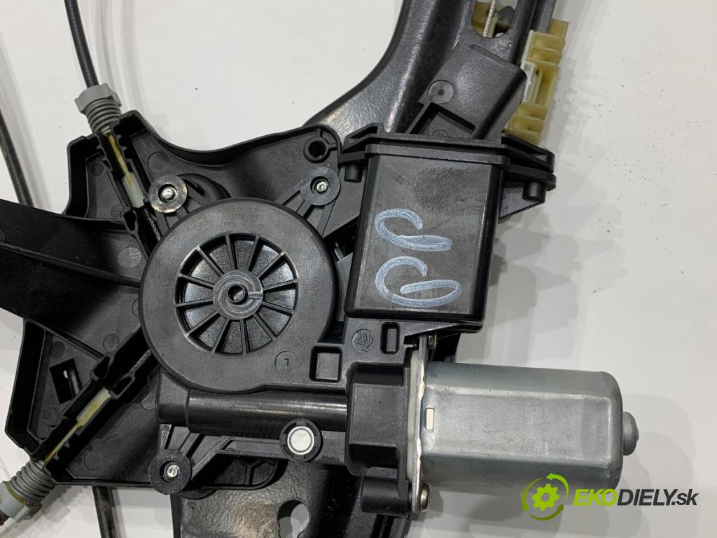 OPEL ASTRA K Kombi 2017 110 kW 1.4 Turbo (35) 1399 Mechanizmus okna pravy predný