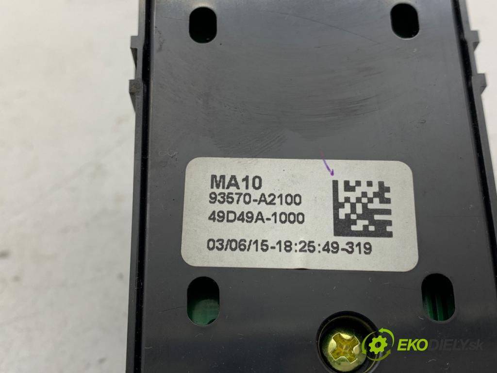 KIA CEED Kombi 2015 94 kW 1.6 CRDi 128 1582 Prepínač okien 93570-A2100 (Prepínacie páčky pod volantom)
