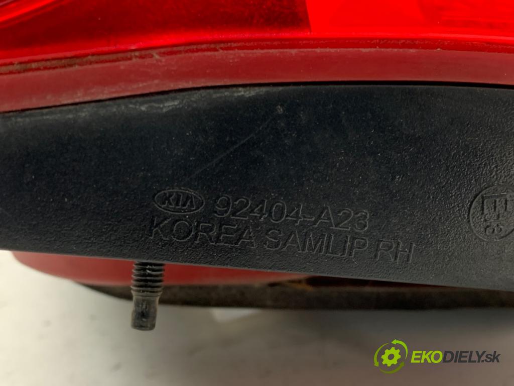 KIA CEED Kombi 2015 94 kW 1.6 CRDi 128 1582 Svetlo pravy zad vnútorná 92800-A50XX