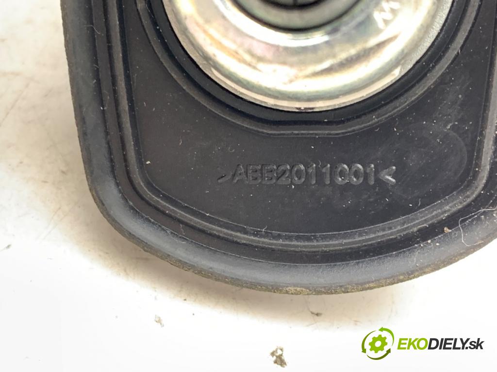KIA CEED Kombi 2015 94 kW 1.6 CRDi 128 1582 ANTENA
