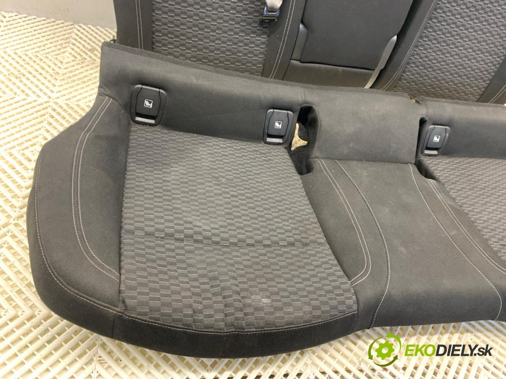 OPEL ASTRA K Kombi 2017 110 kW 1.4 Turbo (35) 1399 Sedadlo druhý rad
