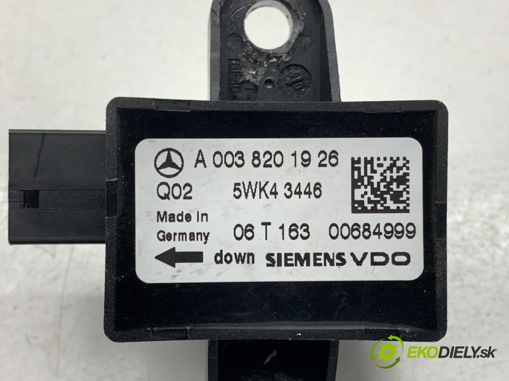MERCEDES-BENZ X164 SUV 2006 165 kW GL 320 CDI 4-matic (164.822) 2987 Snímač nárazu 0038201926 (Snímač nárazu)