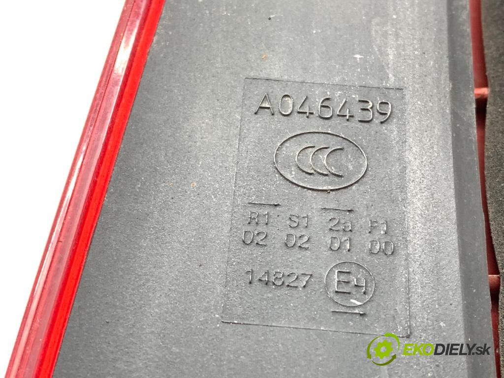 AUDI A6 C7 sedan 2014 180 kW 3.0 TDI quattro 2967 světlo pravý zadní část vnitřní 4G5945094A