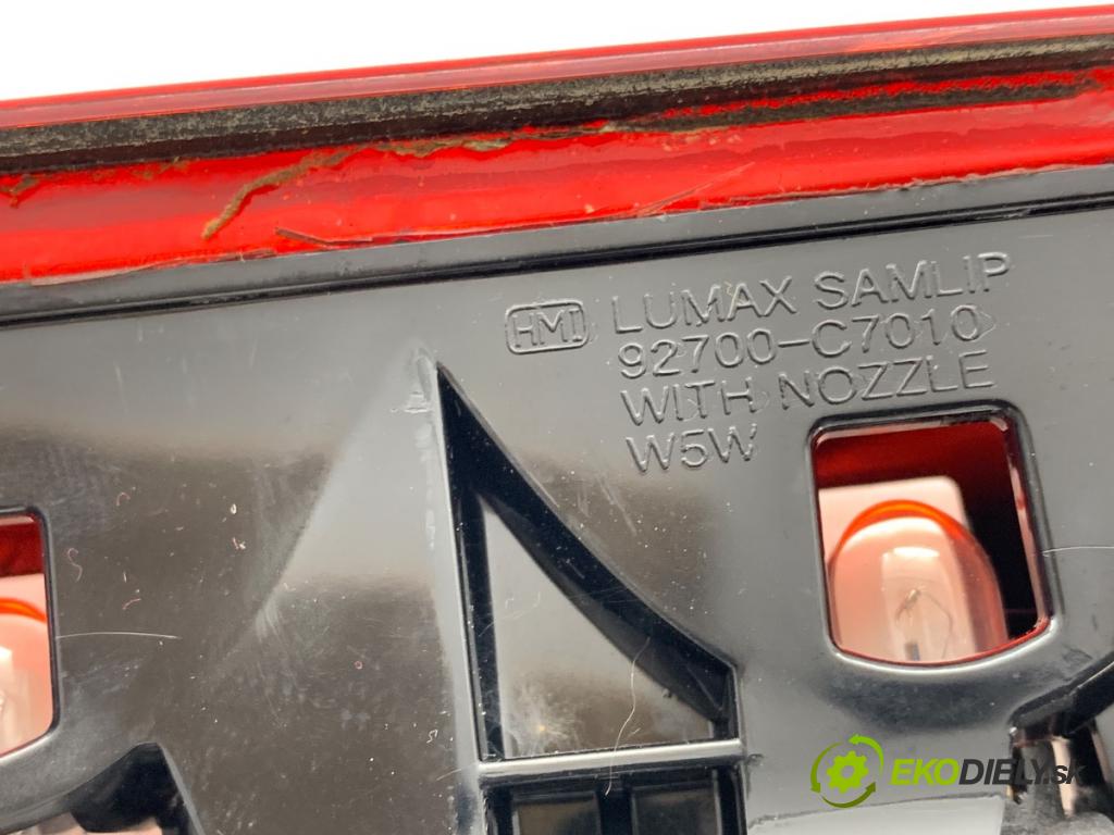 HYUNDAI i20 II liftback 2018 62 kW 1.2 1248 světlo brzdových světel 92700-C7010