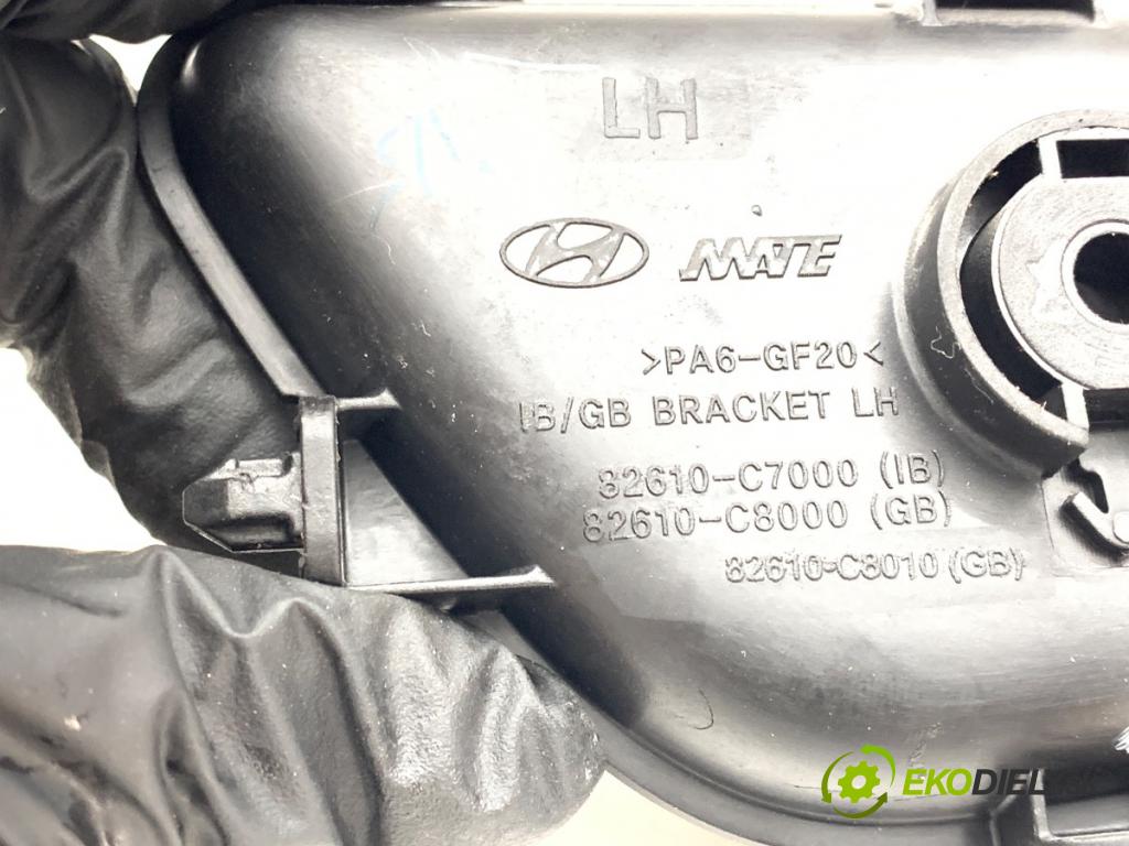 HYUNDAI i20 II liftback 2018 62 kW 1.2 1248 klika vnitřní levý zadní část