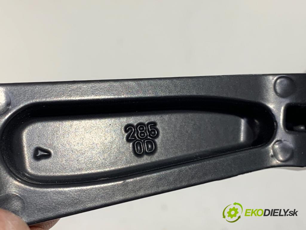 SUZUKI SWIFT V liftback 2019 66 kW 1.2 (A2L412) 1242 Rameno stierače predný