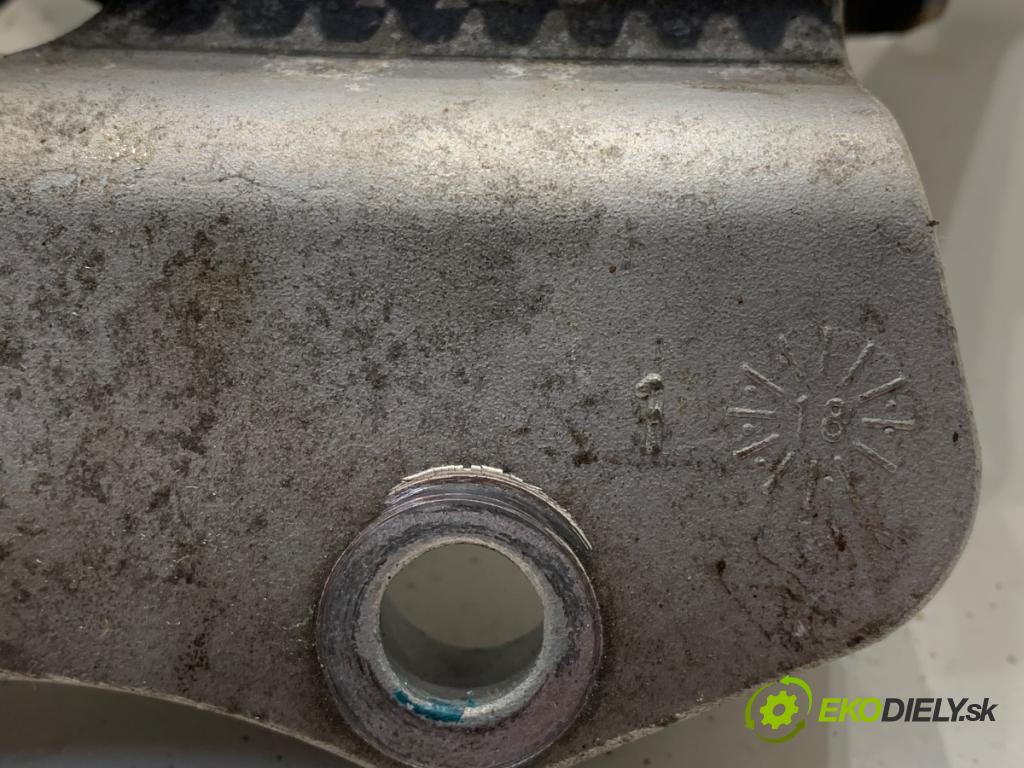SUZUKI SWIFT V liftback 2019 66 kW 1.2 (A2L412) 1242 AirBag motora pravý X