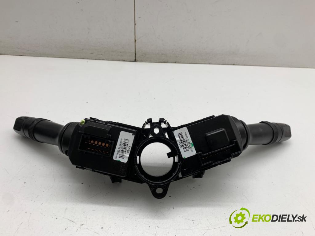 KIA CEED Kombi 2015 94 kW 1.6 CRDi 128 1582 Prepínač kombinovaný 93420-2K560 (Prepínacie páčky pod volantom)