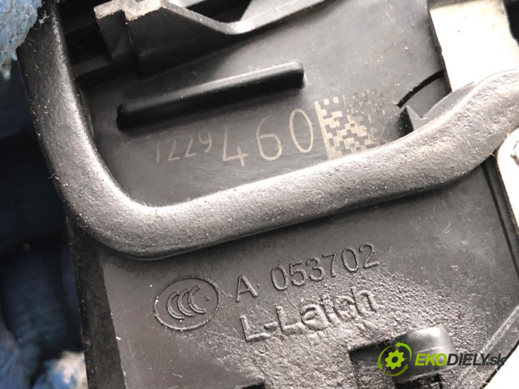 BMW F34 liftback 2016 190 kW 330 d 2993 zámok dveře pravý zadní část
