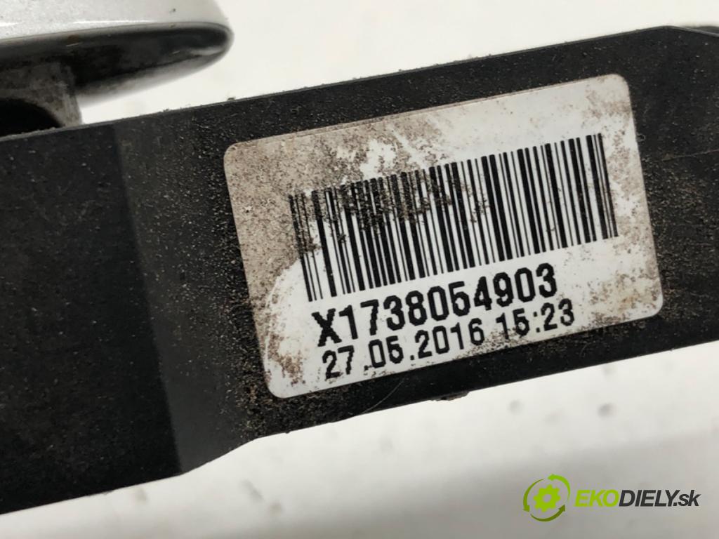BMW F34 liftback 2016 190 kW 330 d 2993 klika vnejší levý přední část X1738054903