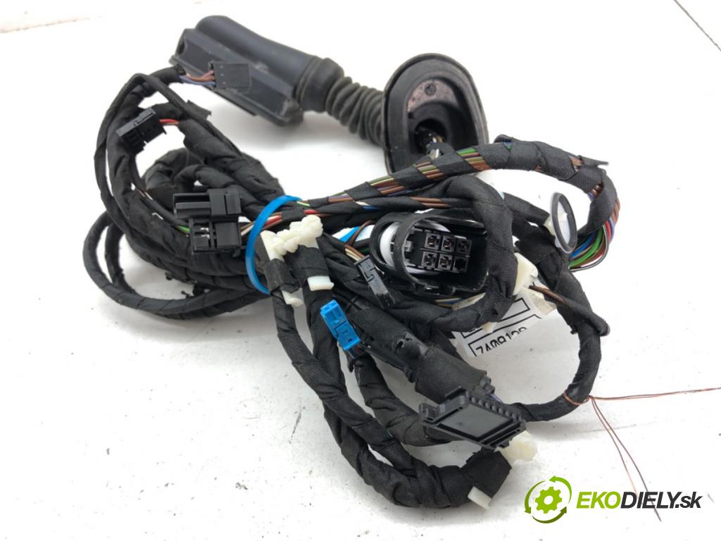 BMW F34 liftback 2016 190 kW 330 d 2993 Káblovačka Dvere predný pravy 9326429