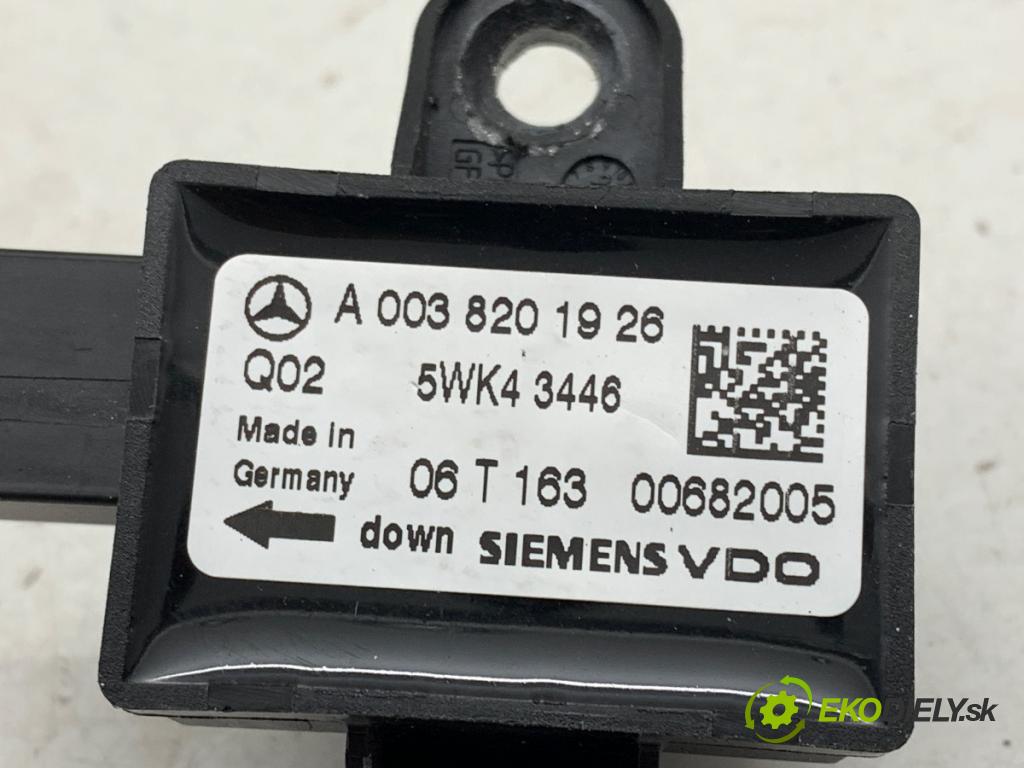 MERCEDES-BENZ X164 SUV 2006 165 kW GL 320 CDI 4-matic (164.822) 2987 Snímač nárazu 0038201926 (Snímač nárazu)
