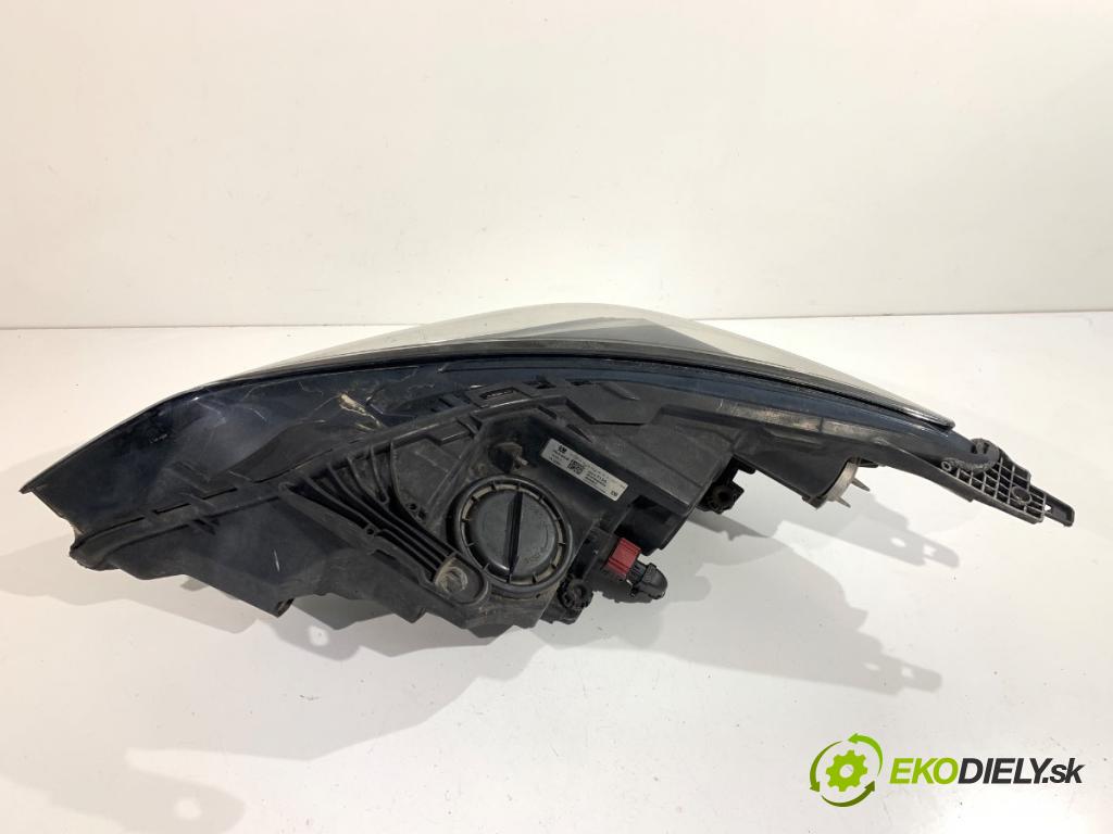 OPEL ASTRA K Kombi 2017 110 kW 1.4 Turbo (35) 1399 Svetlomet pravy predný 39047199