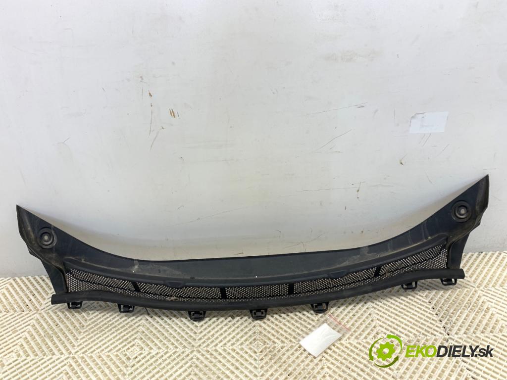 OPEL ASTRA K Kombi 2017 110 kW 1.4 Turbo (35) 1399 torpédo plast pod čelní okno 39126930 (Plast pod čelním sklem)