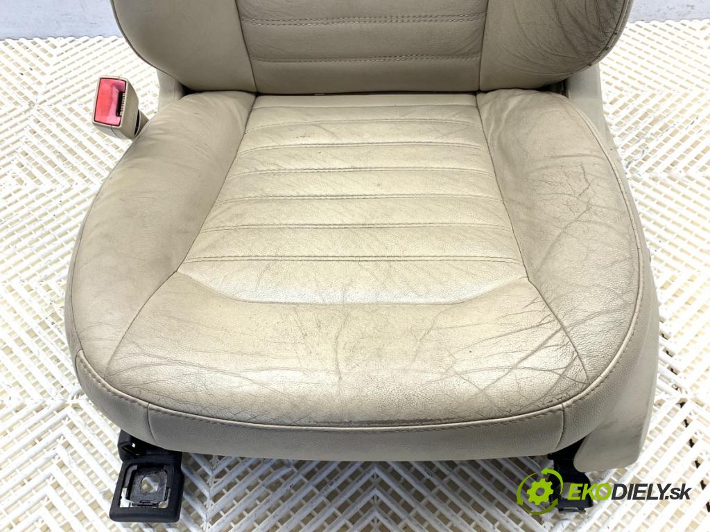 FORD MONDEO MK5 sedan 2013 133 kW 1.6 1596 sedadla sedačky sedadlo boční