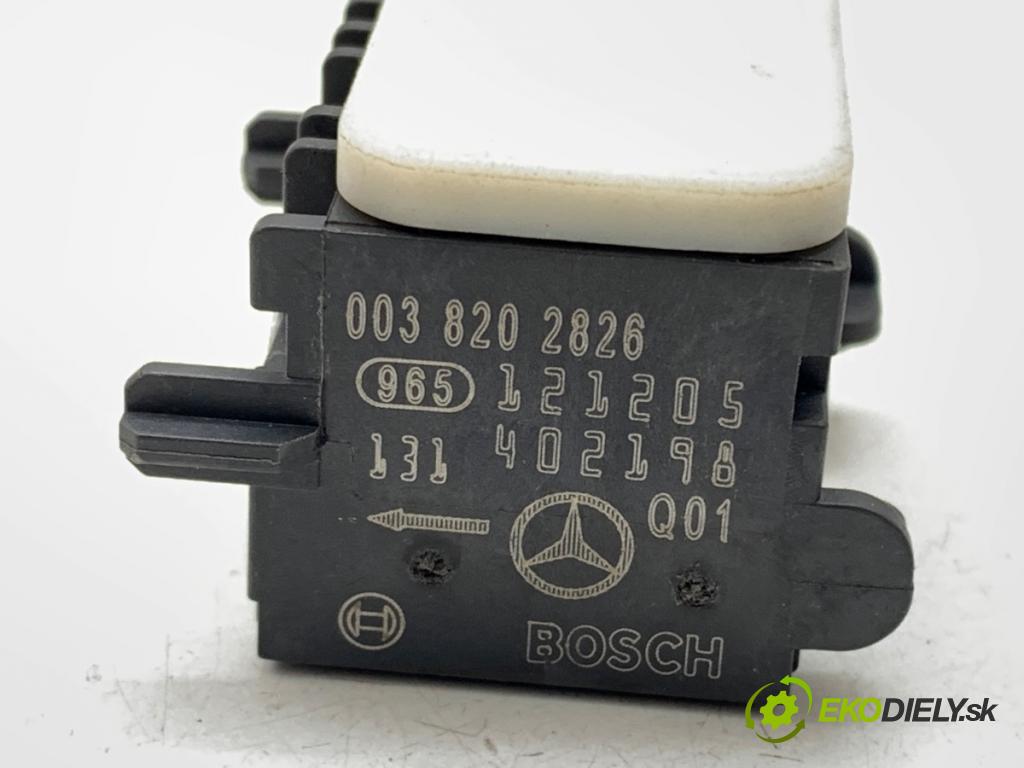 MERCEDES-BENZ X164 SUV 2006 165 kW GL 320 CDI 4-matic (164.822) 2987 snímač nárazu 0038202826 (Snímač nárazu)