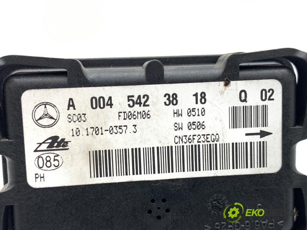 MERCEDES-BENZ X164 SUV 2006 165 kW GL 320 CDI 4-matic (164.822) 2987 snímač ESP A0045423818