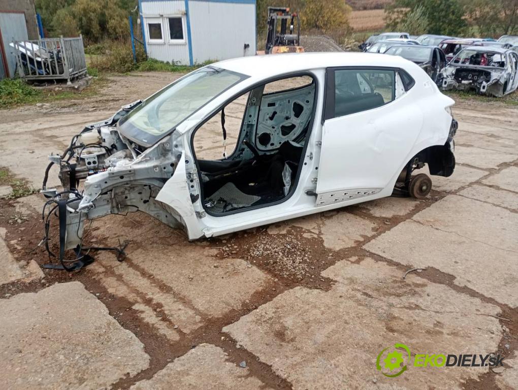 RENAULT CLIO IV liftback 2015 66 kW 1.5 dCi 90 1461 KAROSERIA ČTVRŤÁK blatník práh střecha PODŁUŻNICA
