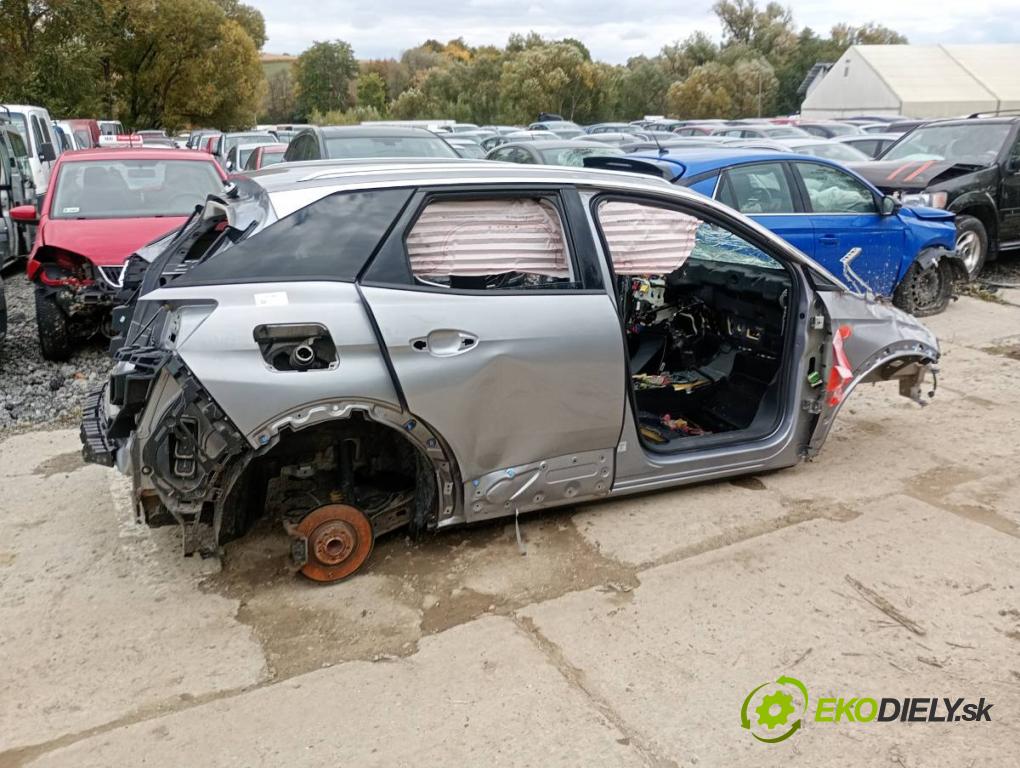 PEUGEOT 3008 SUV 2020 96 kW 1.2 THP/ PureTech 130 1199 karoséria ČTVRŤÁK: Blatník prah strecha PODŁUŻNICA 