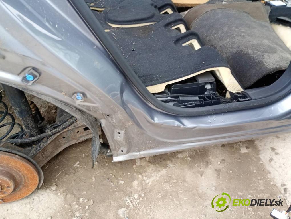 PEUGEOT 3008 SUV 2020 96 kW 1.2 THP/ PureTech 130 1199 karoséria ČTVRŤÁK: Blatník prah strecha PODŁUŻNICA
