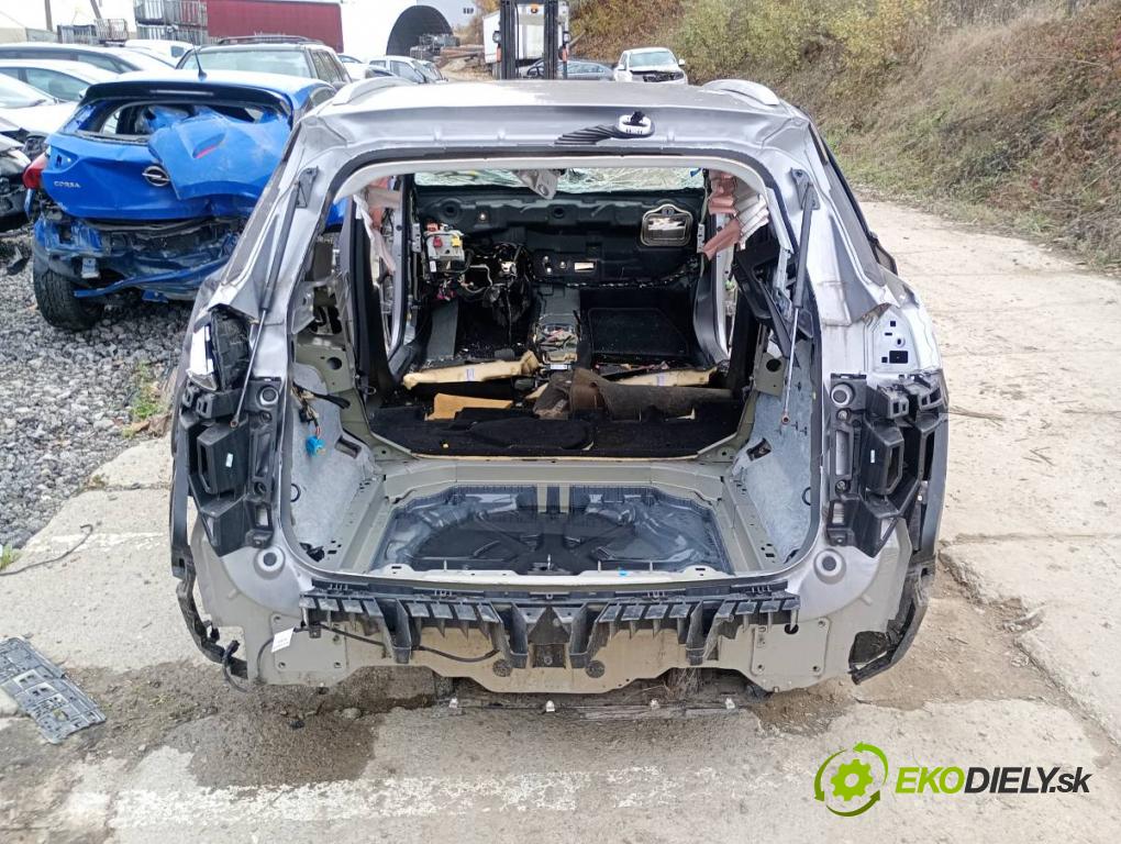 PEUGEOT 3008 SUV 2020 96 kW 1.2 THP/ PureTech 130 1199 karoséria ČTVRŤÁK: Blatník prah strecha PODŁUŻNICA