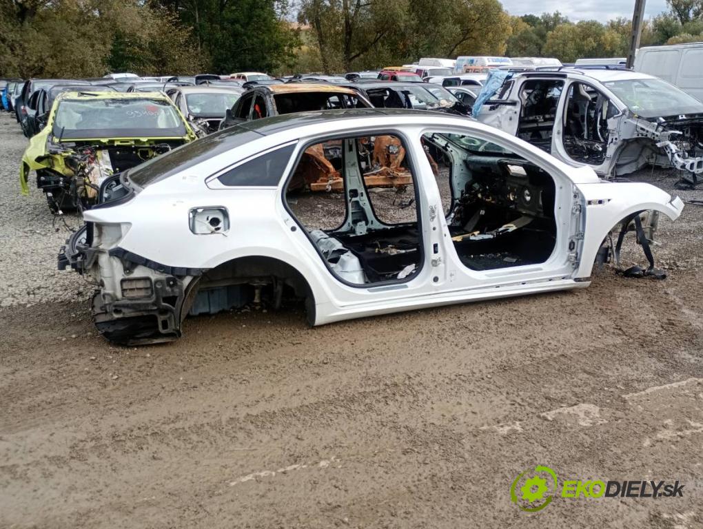 RENAULT TALISMAN sedan 2017 118 kW 1.6 dCi 160 1598 karoséria ČTVRŤÁK: Blatník prah strecha PODŁUŻNICA 