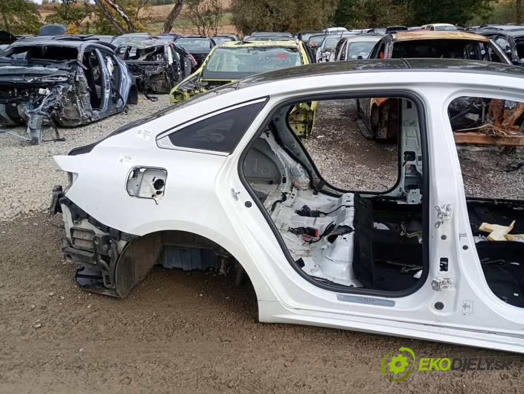 RENAULT TALISMAN sedan 2017 118 kW 1.6 dCi 160 1598 karoséria ČTVRŤÁK: Blatník prah strecha PODŁUŻNICA