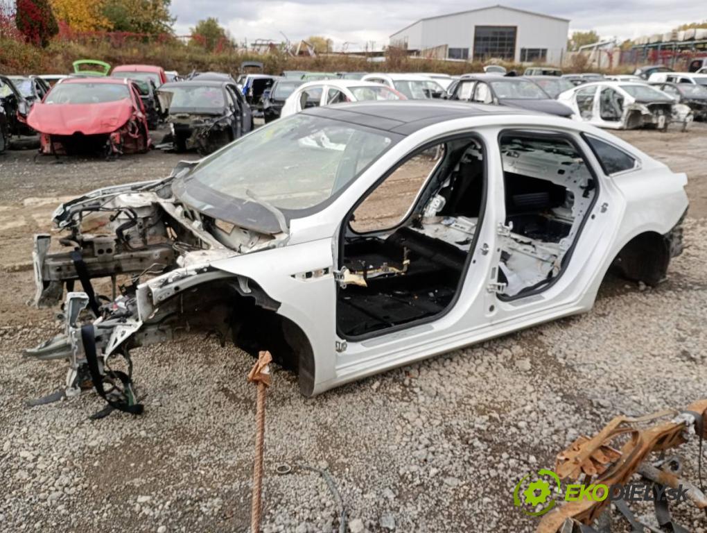 RENAULT TALISMAN sedan 2017 118 kW 1.6 dCi 160 1598 karoséria ČTVRŤÁK: Blatník prah strecha PODŁUŻNICA