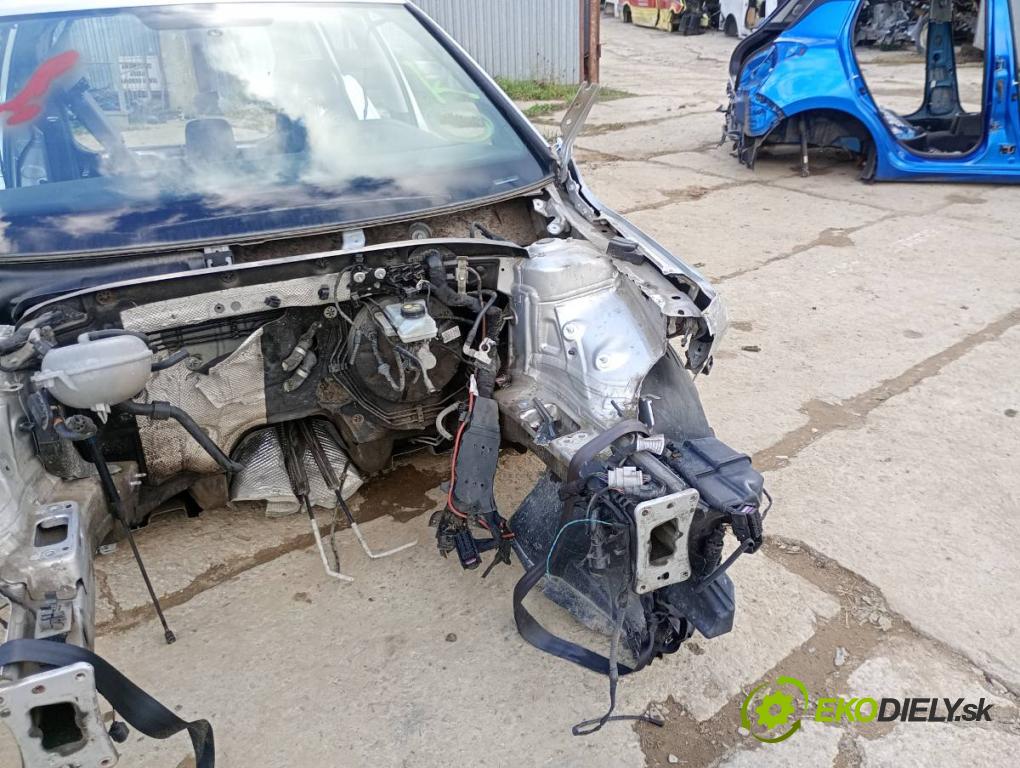 VW GOLF VII Kombi 2014 81 kW 1.6 TDI 1598 KAROSERIA ČTVRŤÁK blatník práh střecha PODŁUŻNICA